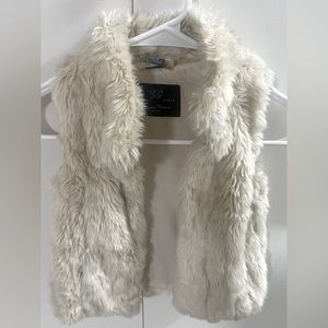 Zara Kids faux fur cream beige girls vest size 3-4. Excellent condition